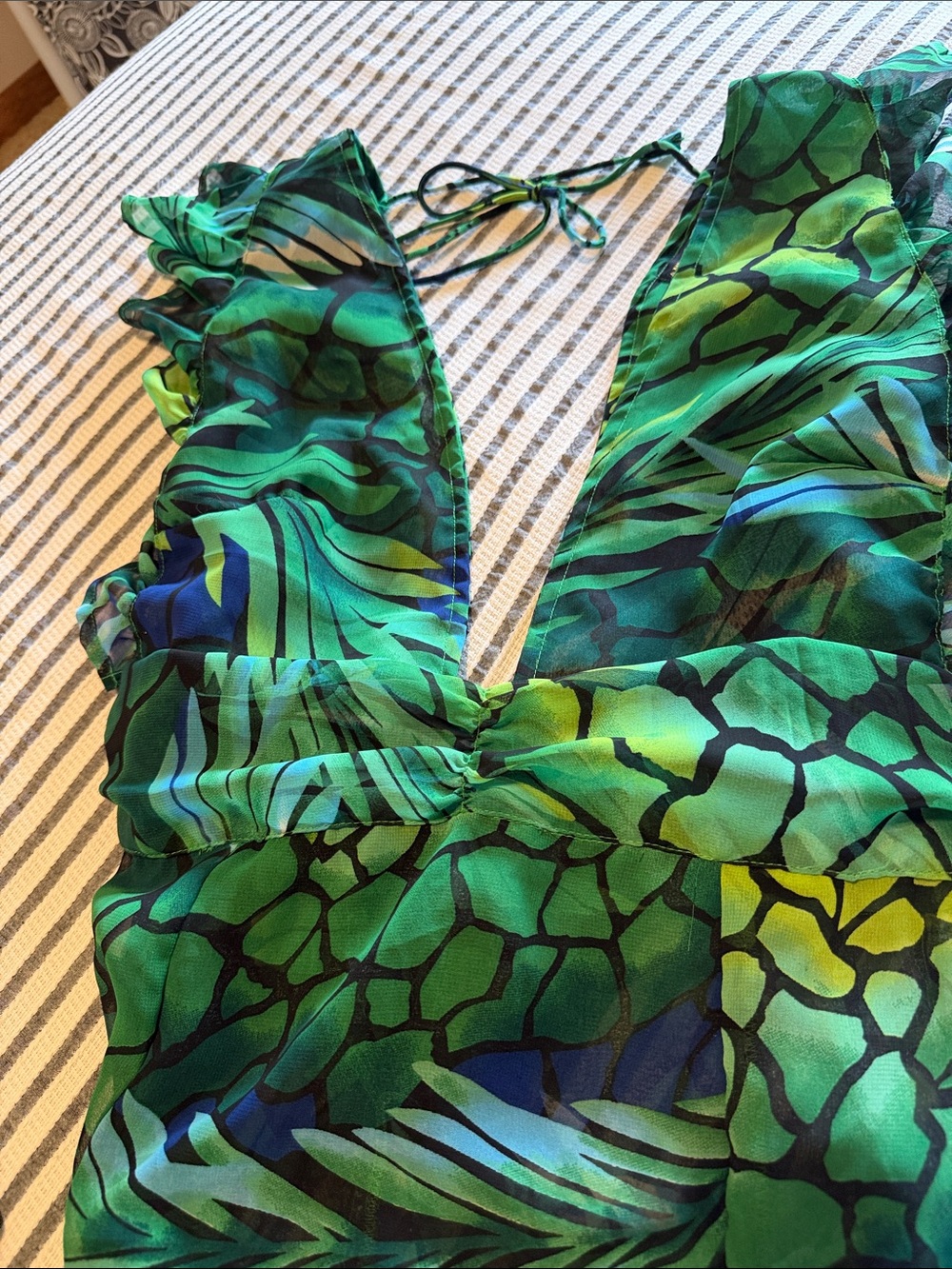 Summer Dress deep V neckline sz Lg